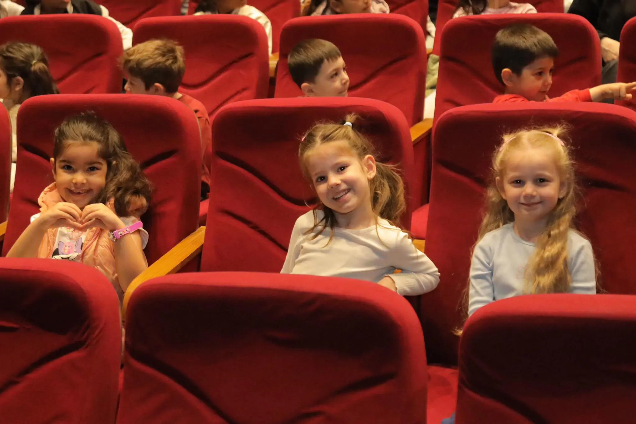 EDİRNE BELEDİYESİ 23 NİSAN ŞENLİĞİ RENKLİ GÖRÜNTÜLERE SAHNE OLDU galeri görseli